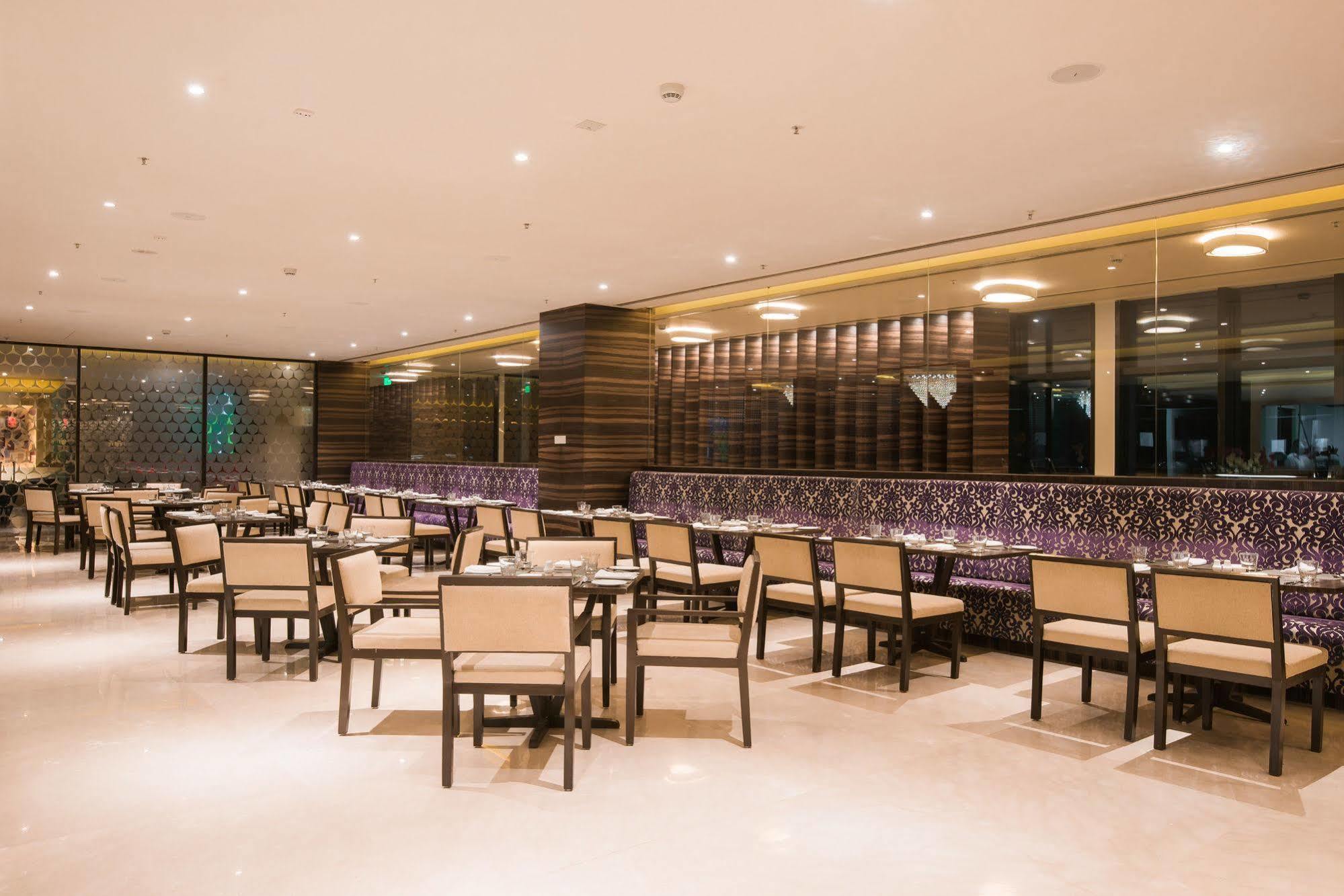 Howard Johnson By Wyndham, Hebbal, Bengaluru Kültér fotó